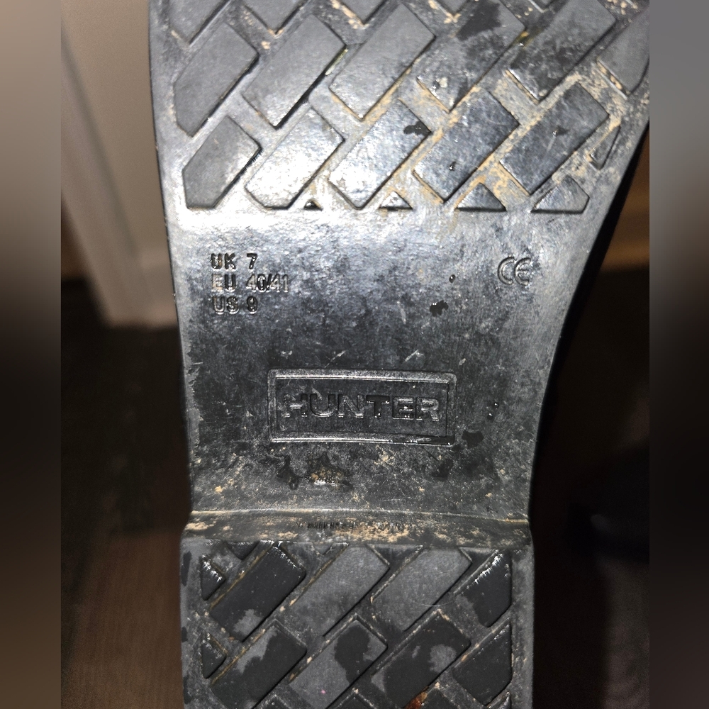 Hunter Tall Quilted Gloss Boot; Black sz 9 US - Picture 3 of 7